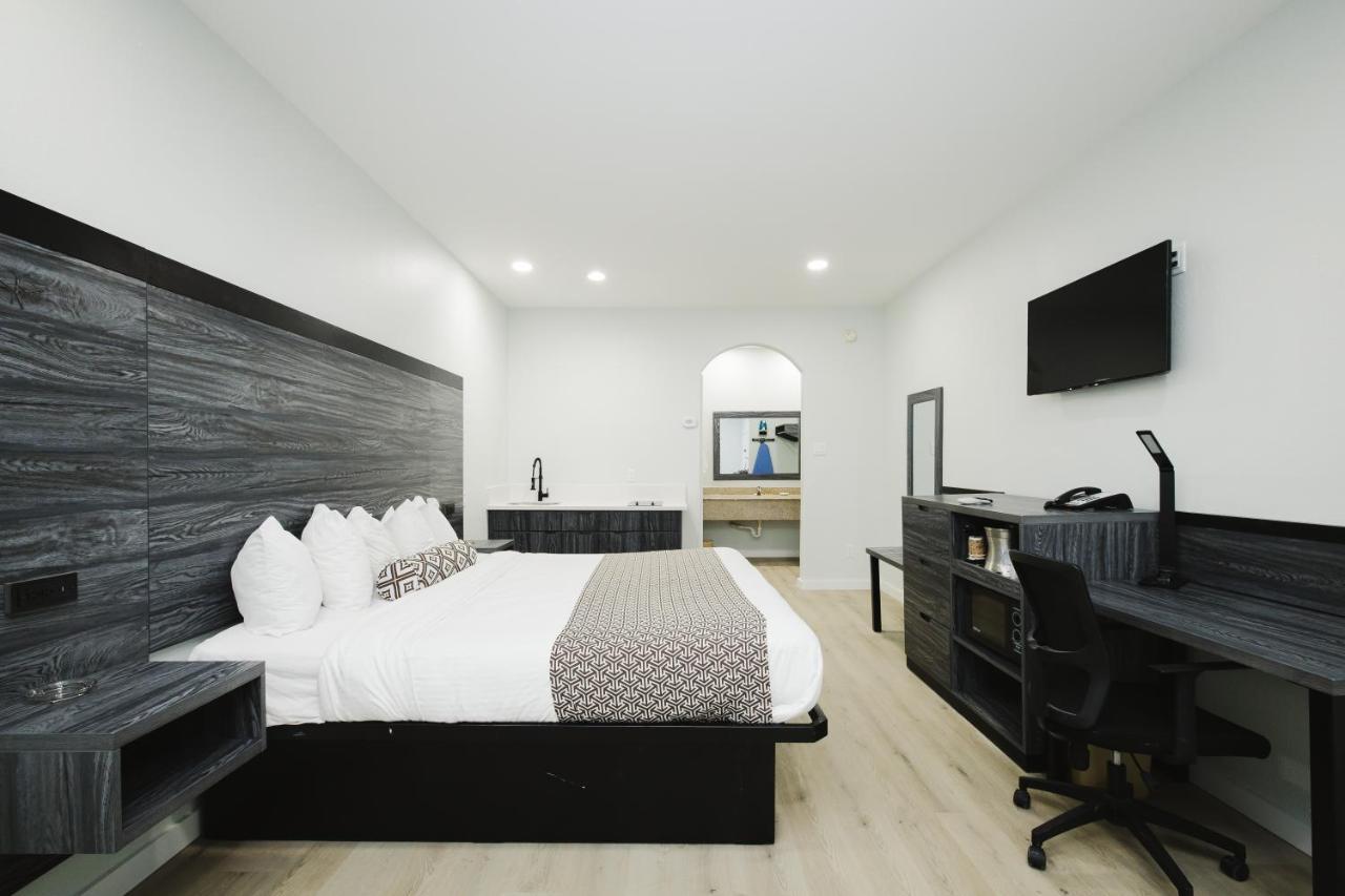דיר פארק Sapphire Inn & Suites מראה חיצוני תמונה