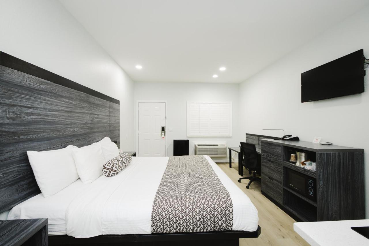 דיר פארק Sapphire Inn & Suites מראה חיצוני תמונה