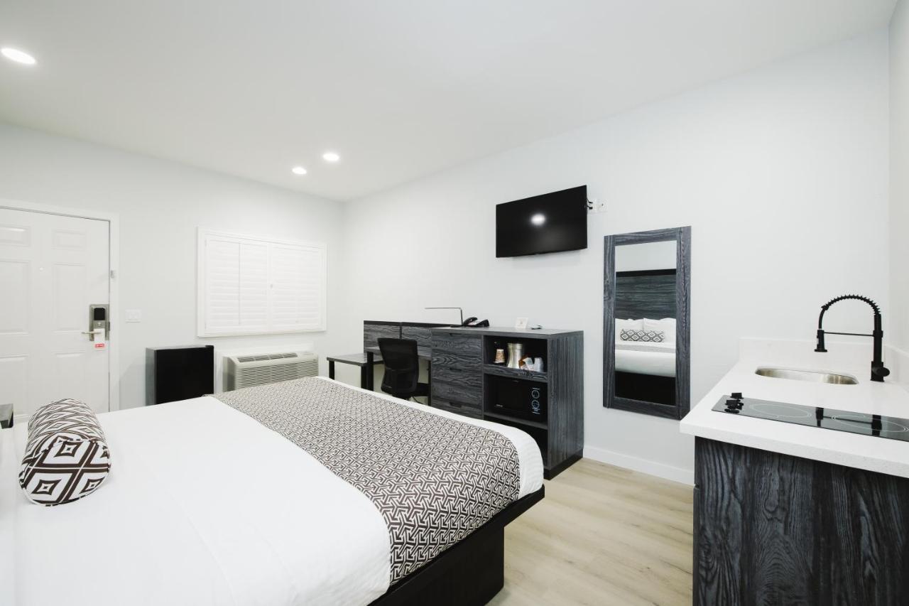 דיר פארק Sapphire Inn & Suites מראה חיצוני תמונה
