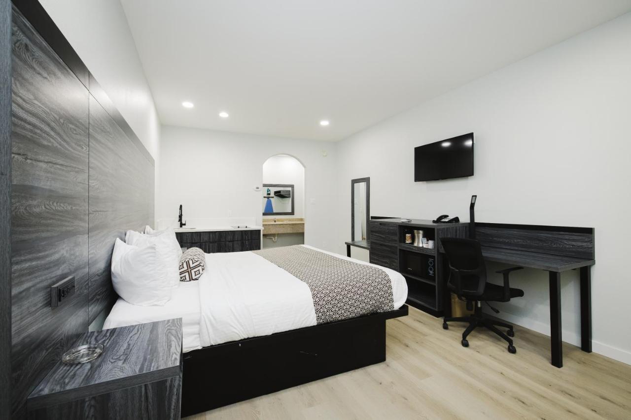 דיר פארק Sapphire Inn & Suites מראה חיצוני תמונה