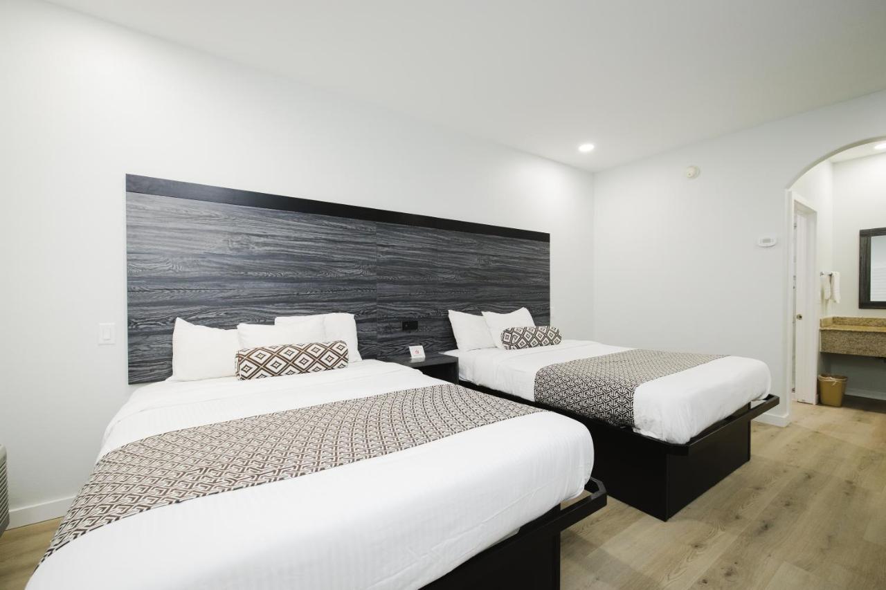 דיר פארק Sapphire Inn & Suites מראה חיצוני תמונה