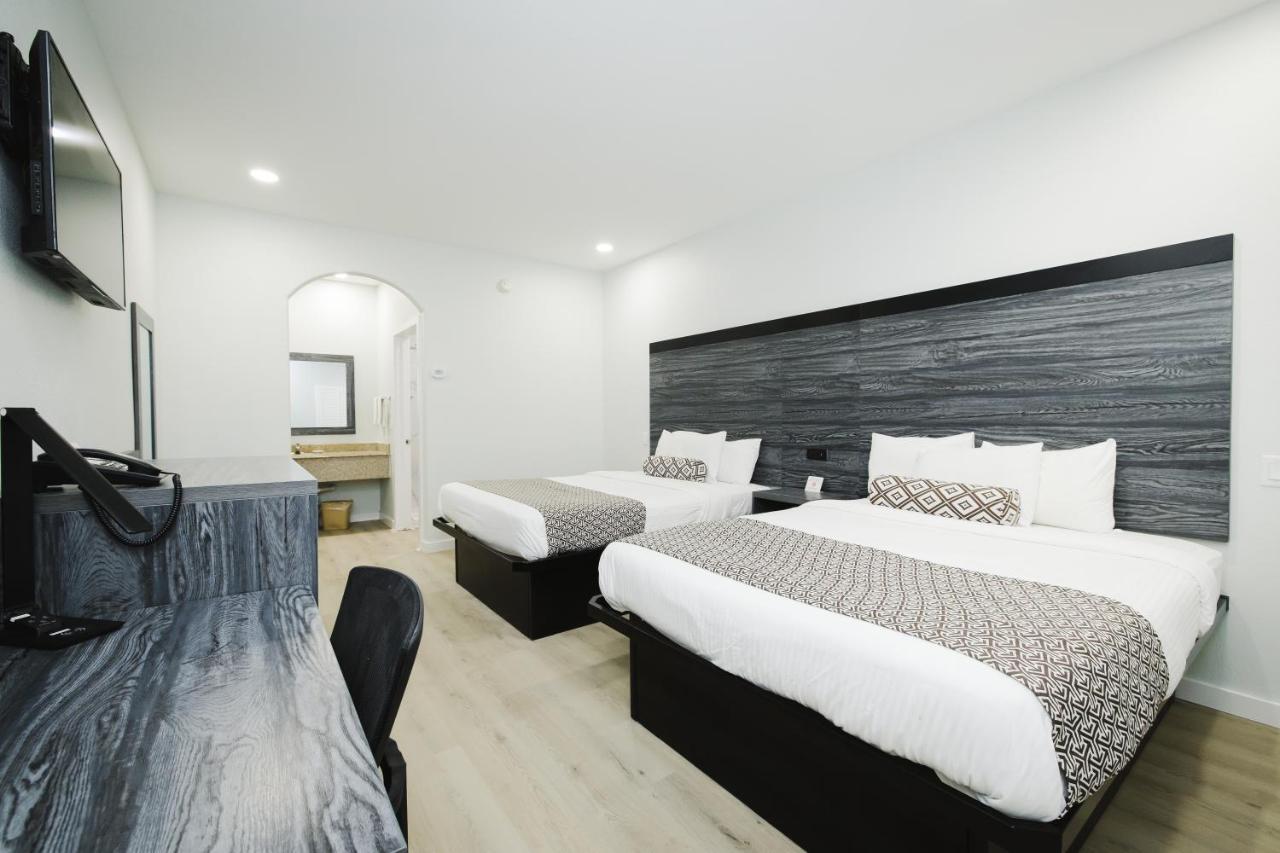 דיר פארק Sapphire Inn & Suites מראה חיצוני תמונה