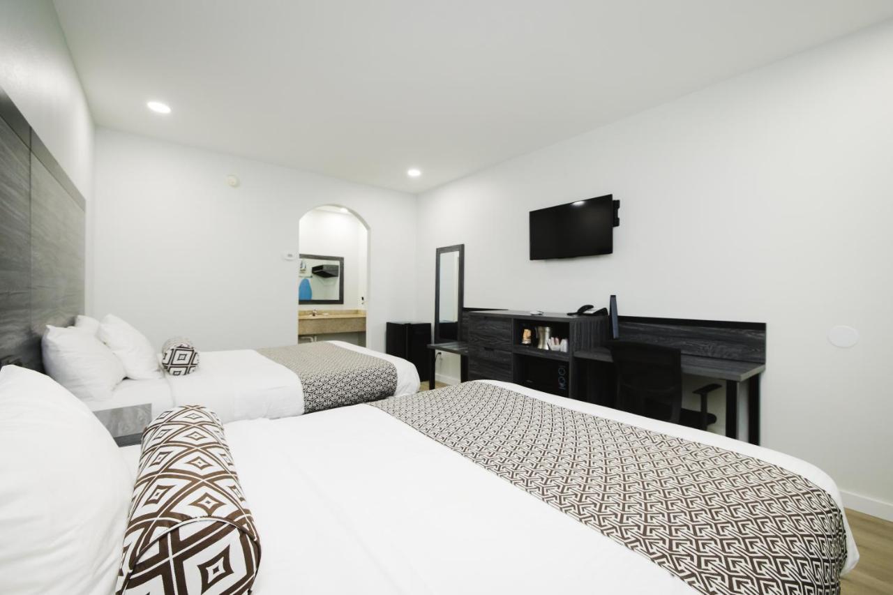 דיר פארק Sapphire Inn & Suites מראה חיצוני תמונה