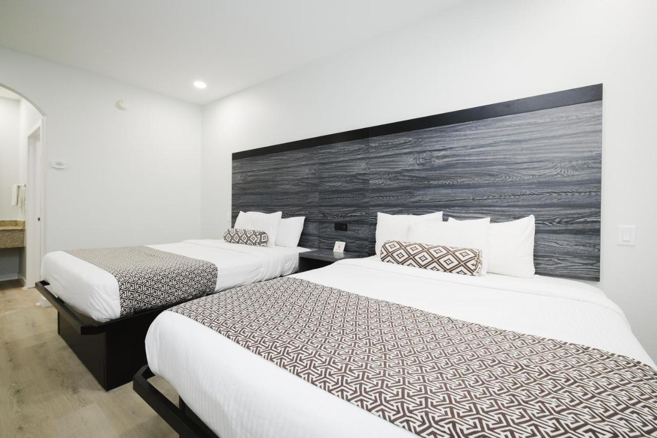דיר פארק Sapphire Inn & Suites מראה חיצוני תמונה