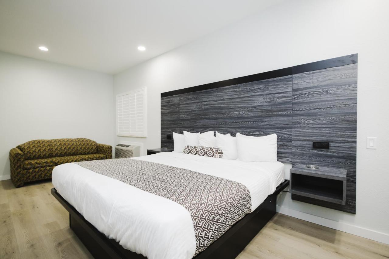 דיר פארק Sapphire Inn & Suites מראה חיצוני תמונה