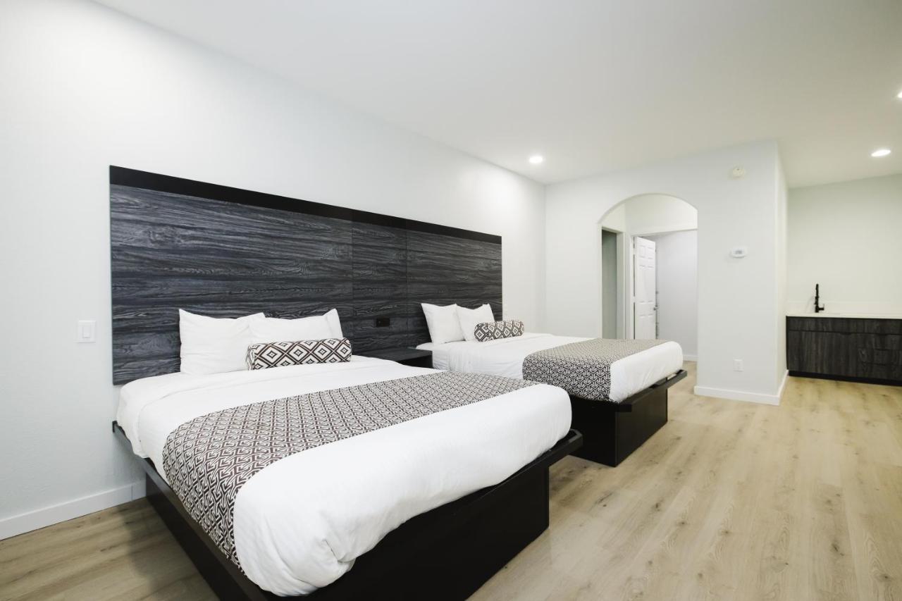 דיר פארק Sapphire Inn & Suites מראה חיצוני תמונה