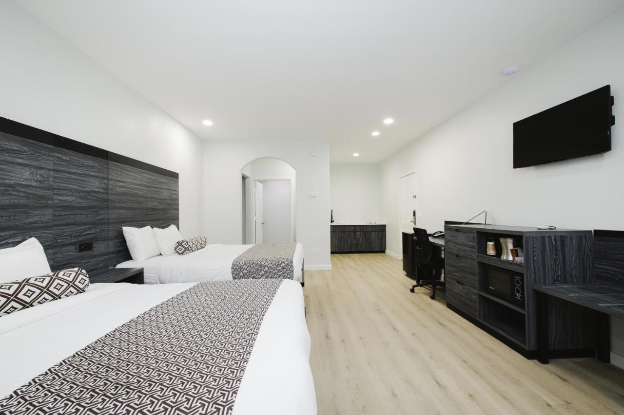 דיר פארק Sapphire Inn & Suites מראה חיצוני תמונה
