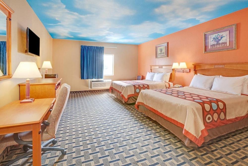 דיר פארק Sapphire Inn & Suites מראה חיצוני תמונה
